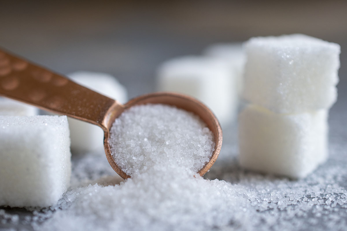 Sugar and artificial sweeteners
